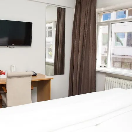Center Klopp 3* Reykjavík